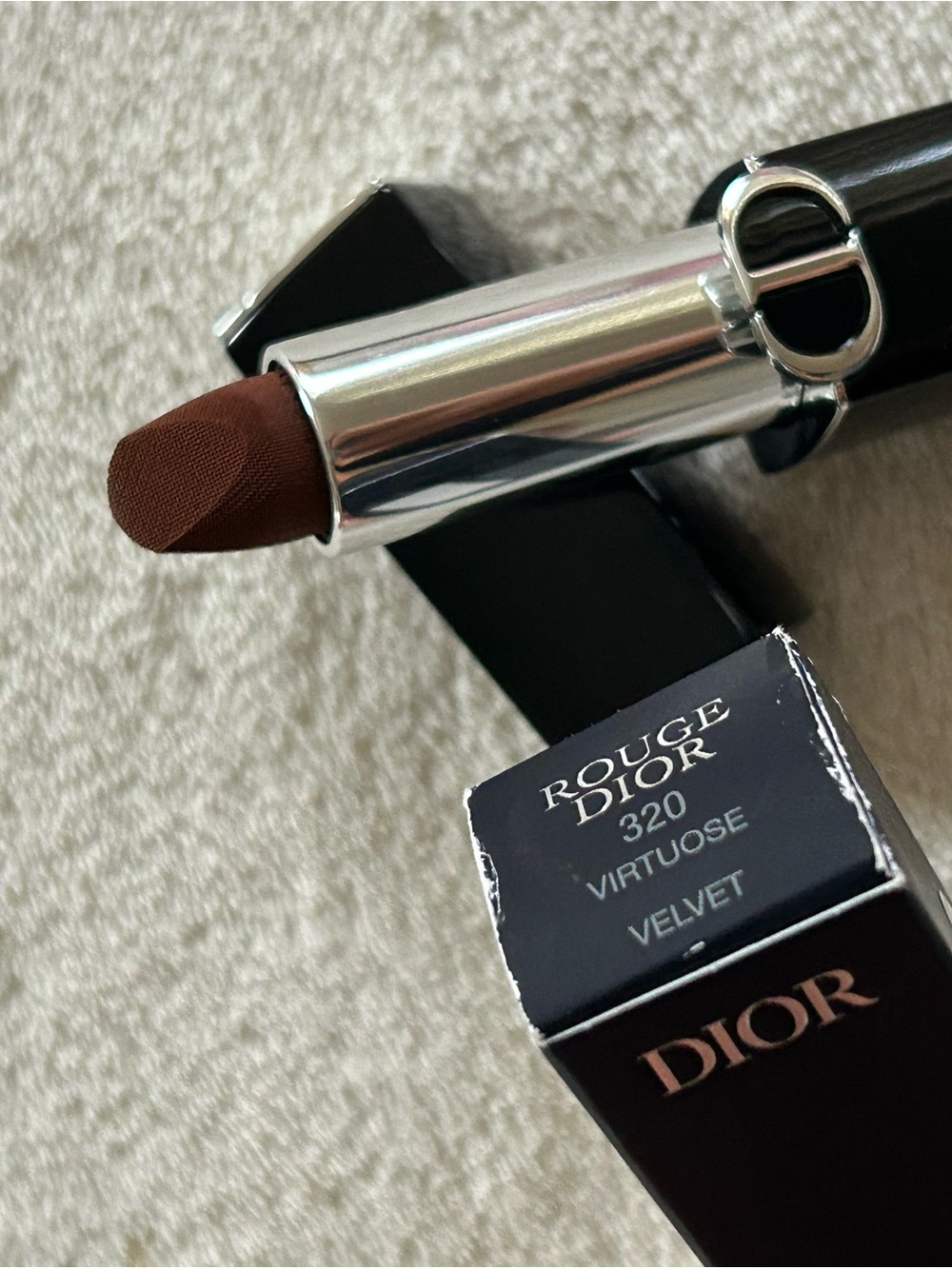 Rouge Dior 320 Virtuose Velvet